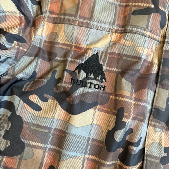 Burton Camo Snowboard Jacket - Picture 3 of 8
